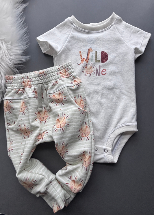 Organic Cotton Lion Baby Outfit – Eco Friendly, Comfy Transitional Clothing for Your Wild One